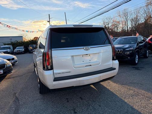 2015 Cadillac Escalade ESV Luxury