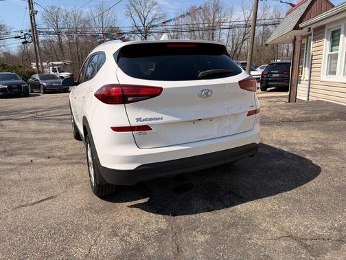 White 2020 Hyundai TUCSON Value AWD