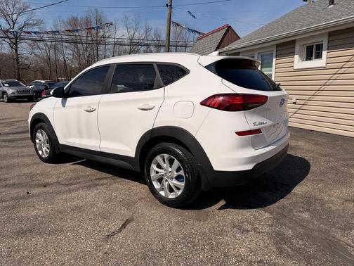 White 2020 Hyundai TUCSON Value AWD