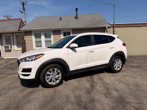 White 2020 Hyundai TUCSON Value AWD