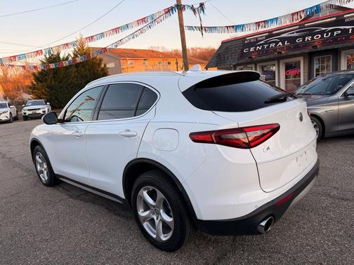 2019 Alfa Romeo Stelvio Base