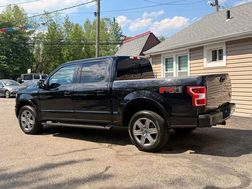 Black 2019 Ford F-150 XLT