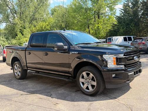 Black 2019 Ford F-150 XLT
