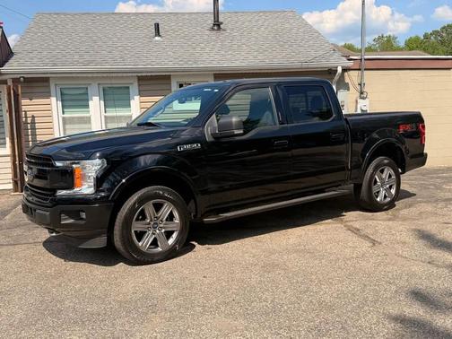 Black 2019 Ford F-150 XLT