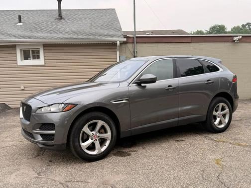 Gray 2019 Jaguar F-PACE 25t Premium AWD