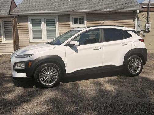 White 2021 Hyundai KONA SEL Plus Auto AWD