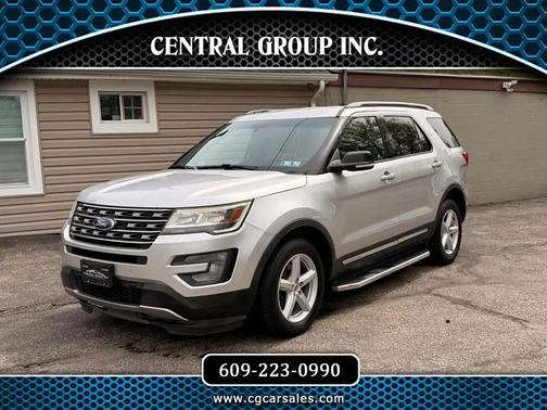 Silver 2016 Ford Explorer XLT