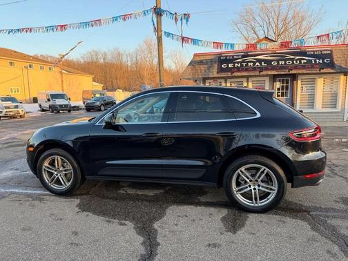 2015 Porsche Macan AWD 4dr S