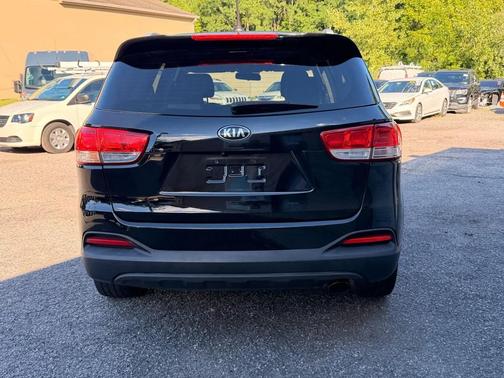 Black 2017 Kia Sorento LX