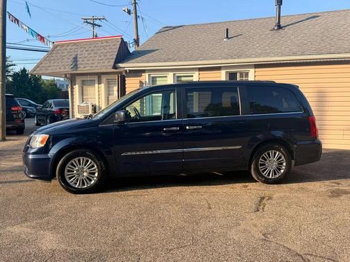 Purple 2015 Chrysler Town & Country Touring
