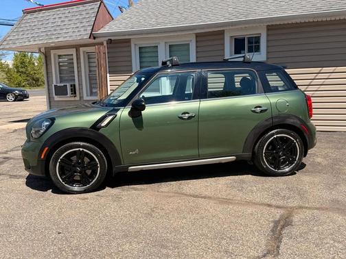 Green 2016 MINI Countryman Cooper S ALL4