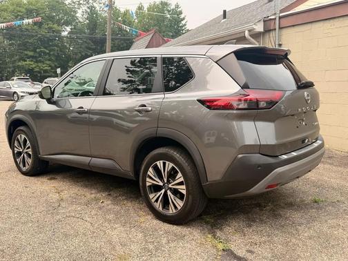 Gray 2022 Nissan Rogue SV