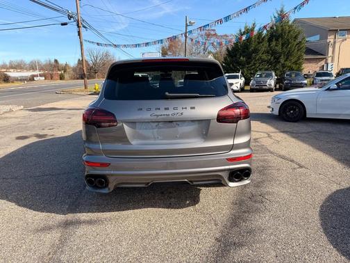 2016 Porsche Cayenne GTS