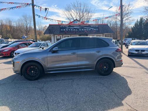 2016 Porsche Cayenne GTS
