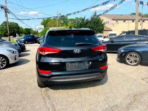 2017 Hyundai TUCSON SE Plus