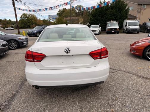 2013 Volkswagen Passat 2.5 SE