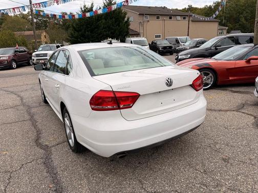2013 Volkswagen Passat 2.5 SE