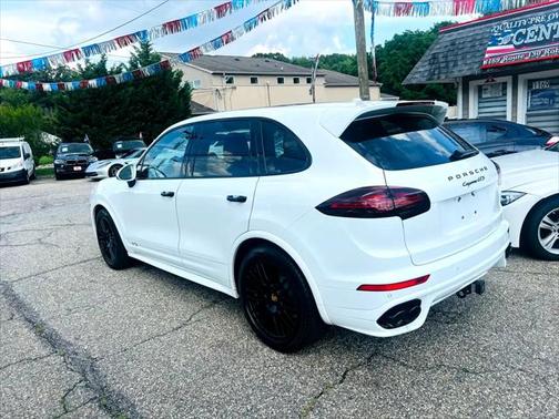 2017 Porsche Cayenne GTS