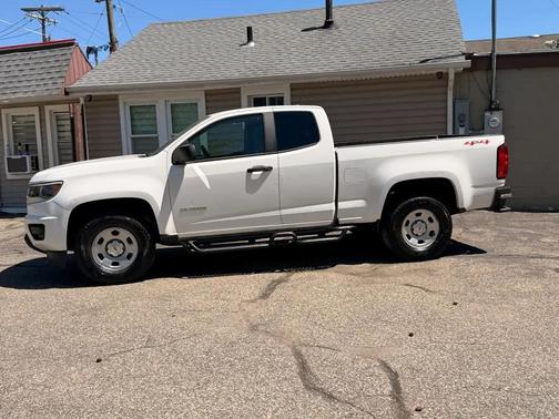White 2016 Chevrolet Colorado WT