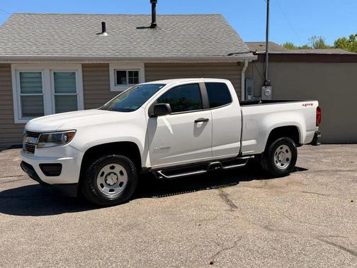 White 2016 Chevrolet Colorado WT