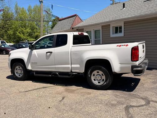 White 2016 Chevrolet Colorado WT