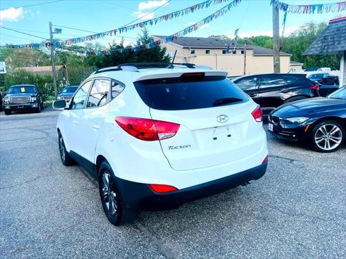 2015 Hyundai TUCSON SE