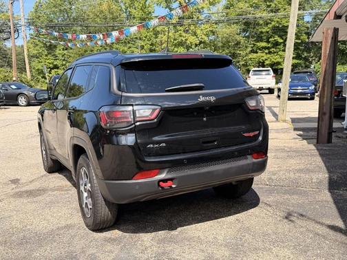 Black 2022 Jeep Compass Trailhawk
