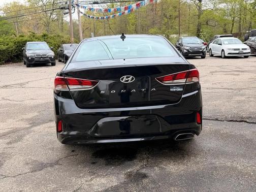 Black 2019 Hyundai SONATA SE