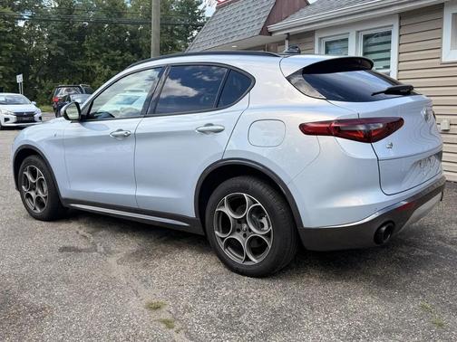 Gray 2022 Alfa Romeo Stelvio Ti