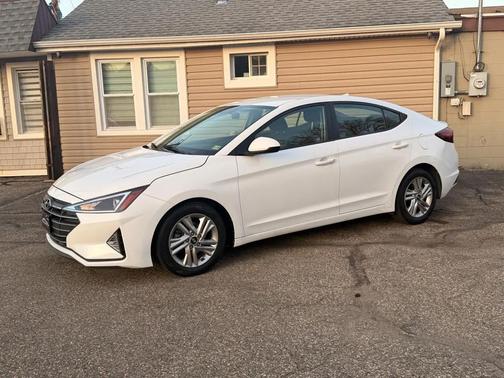 2020 Hyundai ELANTRA SEL