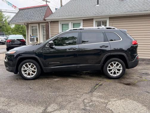 Black 2016 Jeep Cherokee Latitude