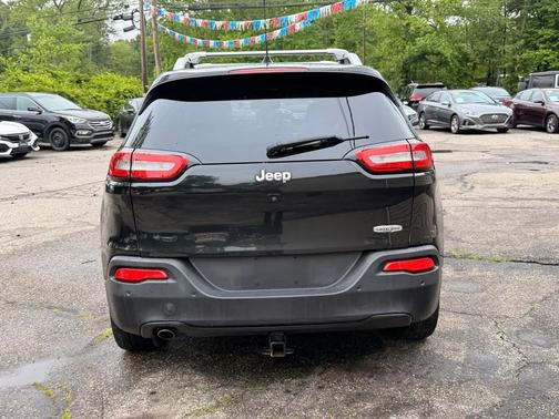 Black 2016 Jeep Cherokee Latitude