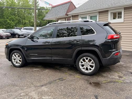 Black 2016 Jeep Cherokee Latitude