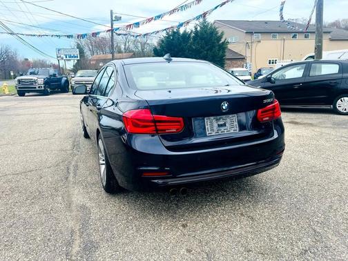 2017 BMW 330 330i xDrive Sedan