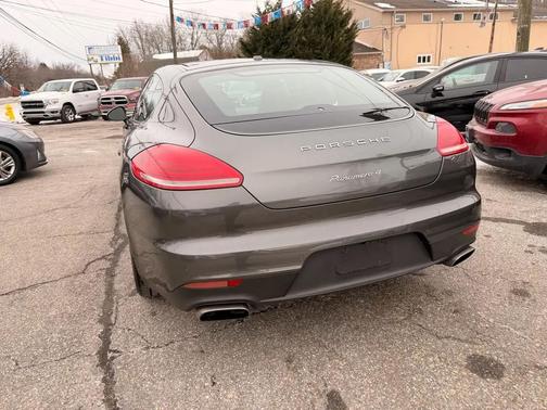 2015 Porsche Panamera 4