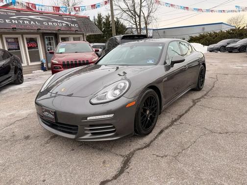 2015 Porsche Panamera 4