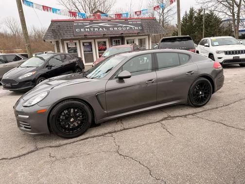 2015 Porsche Panamera 4