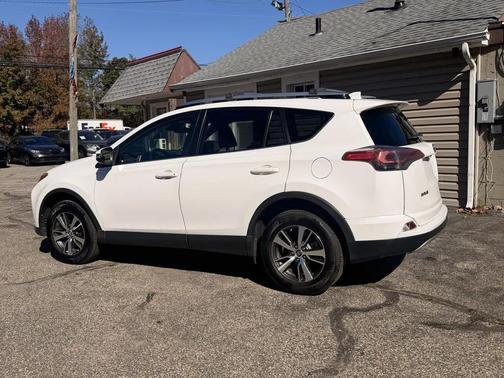 White 2018 Toyota RAV4 Adventure