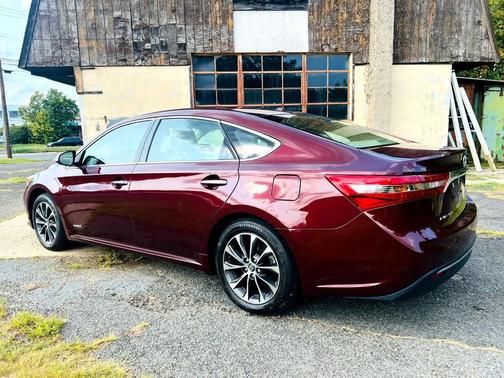 2016 Toyota Avalon Hybrid XLE Premium