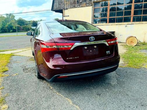 2016 Toyota Avalon Hybrid XLE Premium