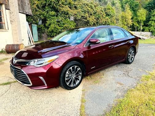 2016 Toyota Avalon Hybrid XLE Premium