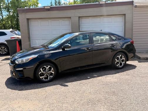 Black 2019 Kia Forte LXS IVT