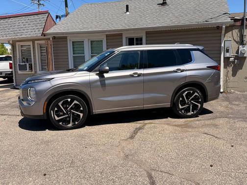 Silver 2022 Mitsubishi Outlander SEL