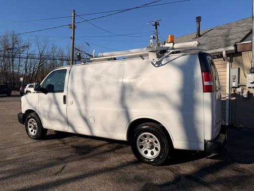 2009 Chevrolet Express 1500 Base