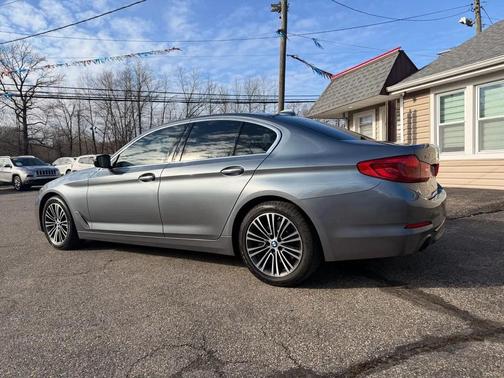 2017 BMW 530 530i xDrive Sedan