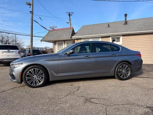 2017 BMW 530 530i xDrive Sedan