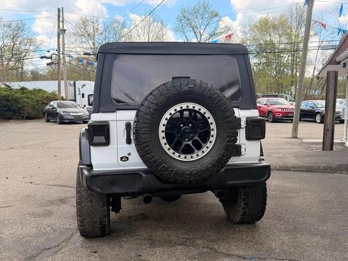 White 2018 Jeep Wrangler Unlimited Sport