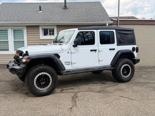 White 2018 Jeep Wrangler Unlimited Sport