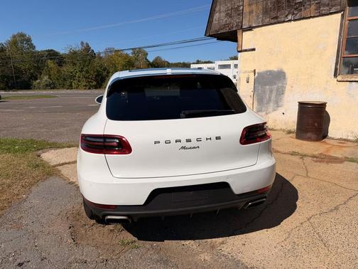 2017 Porsche Macan AWD