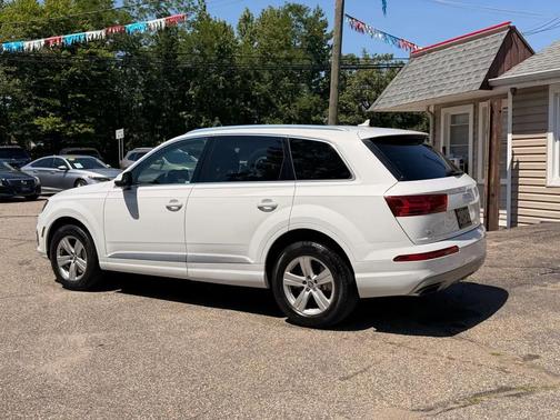 White 2019 Audi Q7 45 Premium Plus